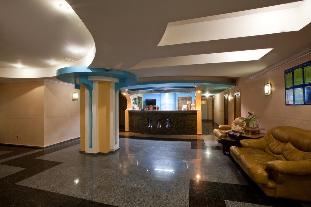 Hotel Kristall Chanty-Mansijsk Exteriér fotografie